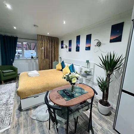 Studio Flat Wythenshawe Exterior photo
