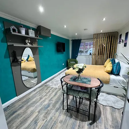 Studio Flat Wythenshawe Exterior photo