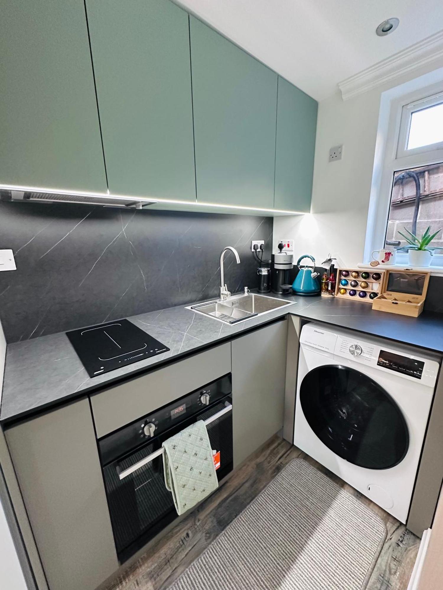 Flat * Wythenshawe
